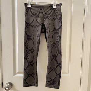 Lululemon Wunder Under Crop III Leggings Ziggy Snake Gator Green Women's Size 4